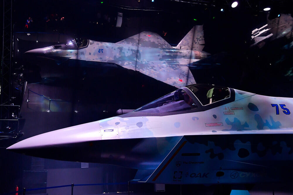 МАКС-2021-де 5-ші буындағы ресейлік жойғыш көрсетілді. СУРЕТ: Алексей Майшев/РИА «Новости»