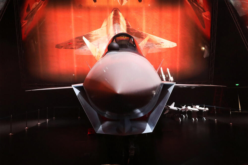 МАКС-2021-де 5-ші буындағы ресейлік жойғыш көрсетілді. СУРЕТ: Карпухин Сергей/ТАСС