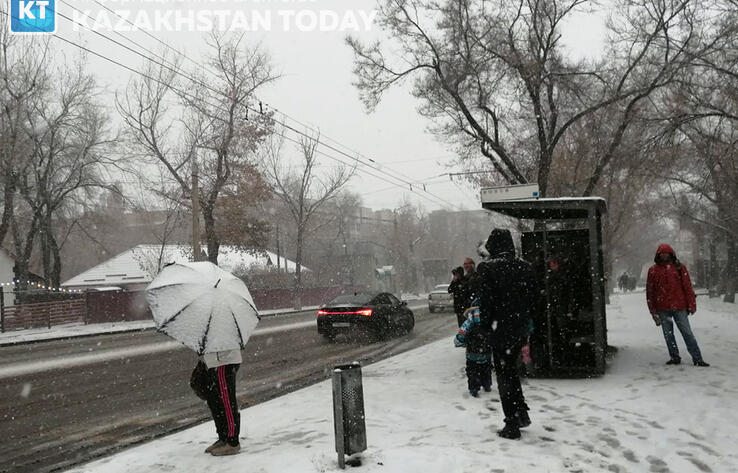 В одиннадцати областях объявили штормовое предупреждение
