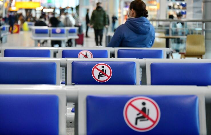 В столичном аэропорту задерживаются рейсы из-за непогоды