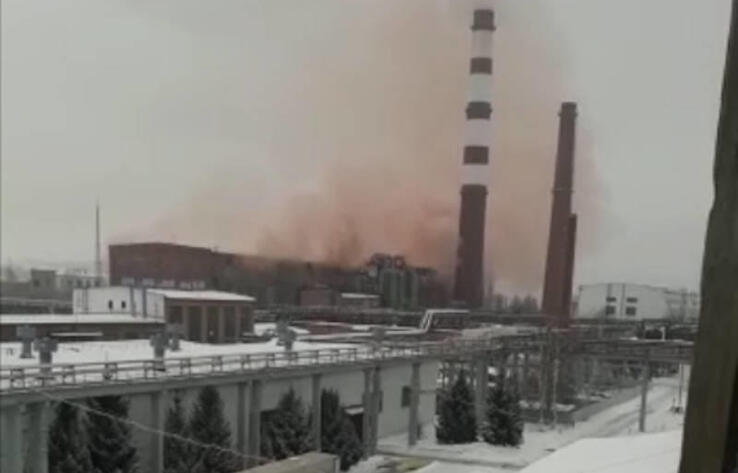 Өскеменде қызғылт түтін: хлордың шекті концентрациясының асып кетуі тіркелді