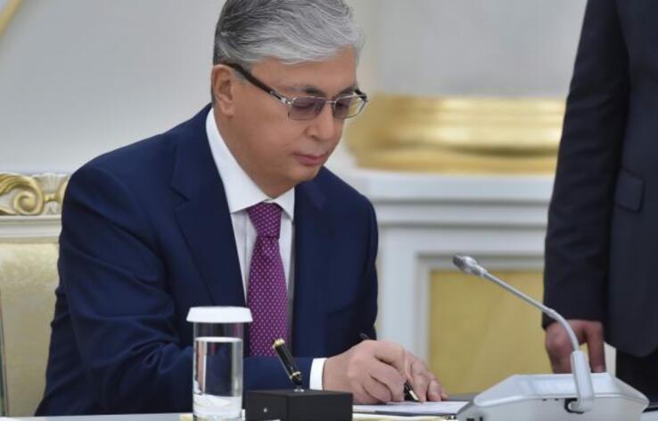 ТОКАЕВ ПРИНЯЛ ОТСТАВКУ ПРАВИТЕЛЬСТВА
