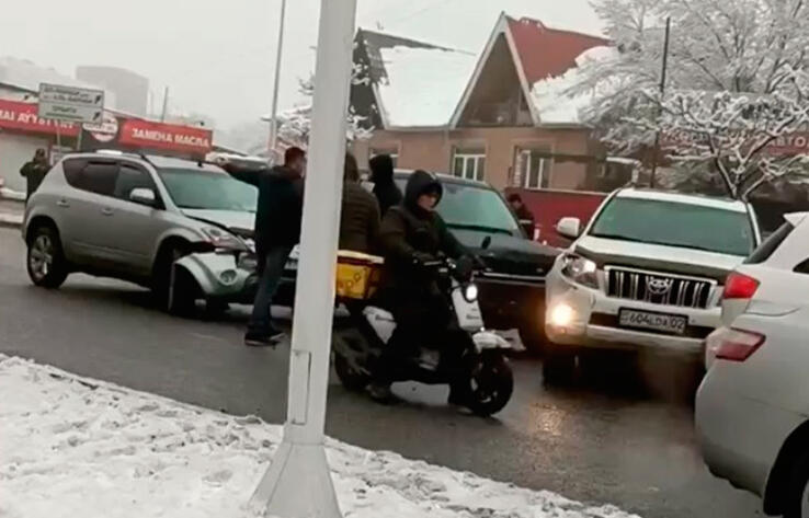 В Алматы произошло массовое ДТП