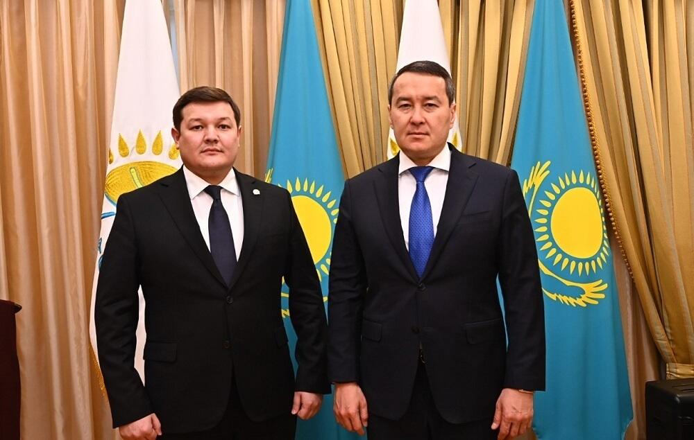 Исполнительный секретарь Nur Otan обсудил с премьер-министром реализацию предвыборной программы партии