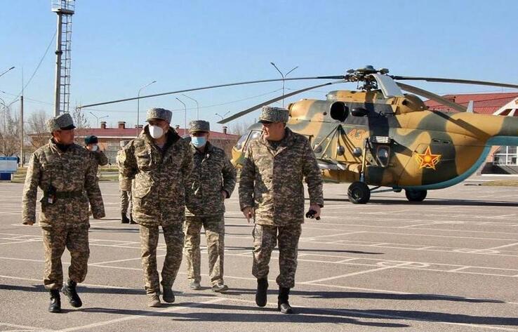 Министр обороны проверил условия хранения оружия и боеприпасов