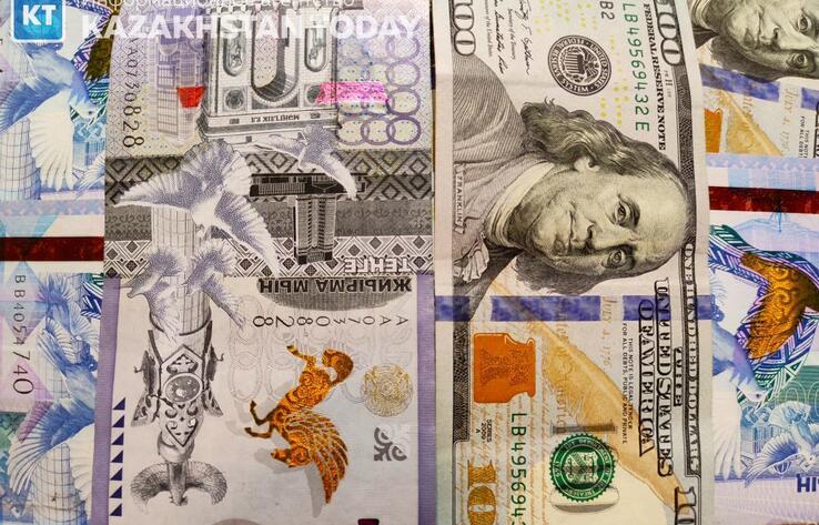 Курс тенге стремительно падает, KASE перенесла торги