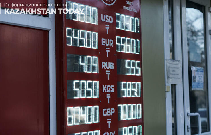 Курс доллара на торгах вырос до 511 тенге
