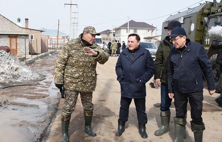 Аким Акмолинской области проинспектировал паводкоопасные населенные пункты