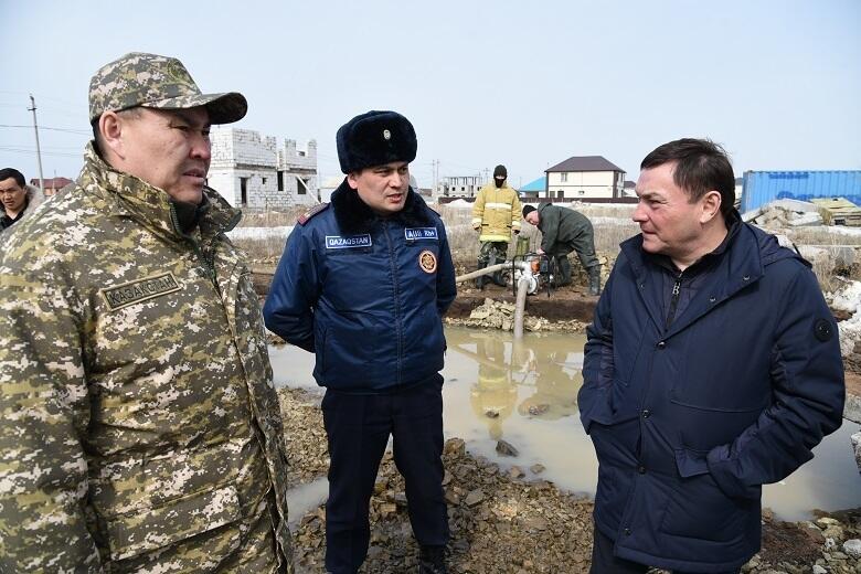 Аким Акмолинской области проинспектировал паводкоопасные населенные пункты. Фото: УВП Акмолинской области