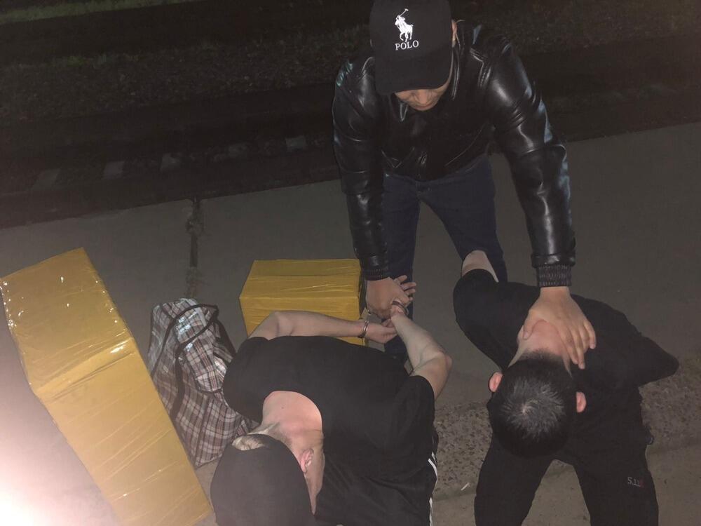 В Алматы трое налетчиков ограбили склад с видеокартами 