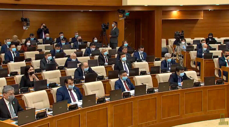 Сенаторы вернули в мажилис проект поправок о референдуме