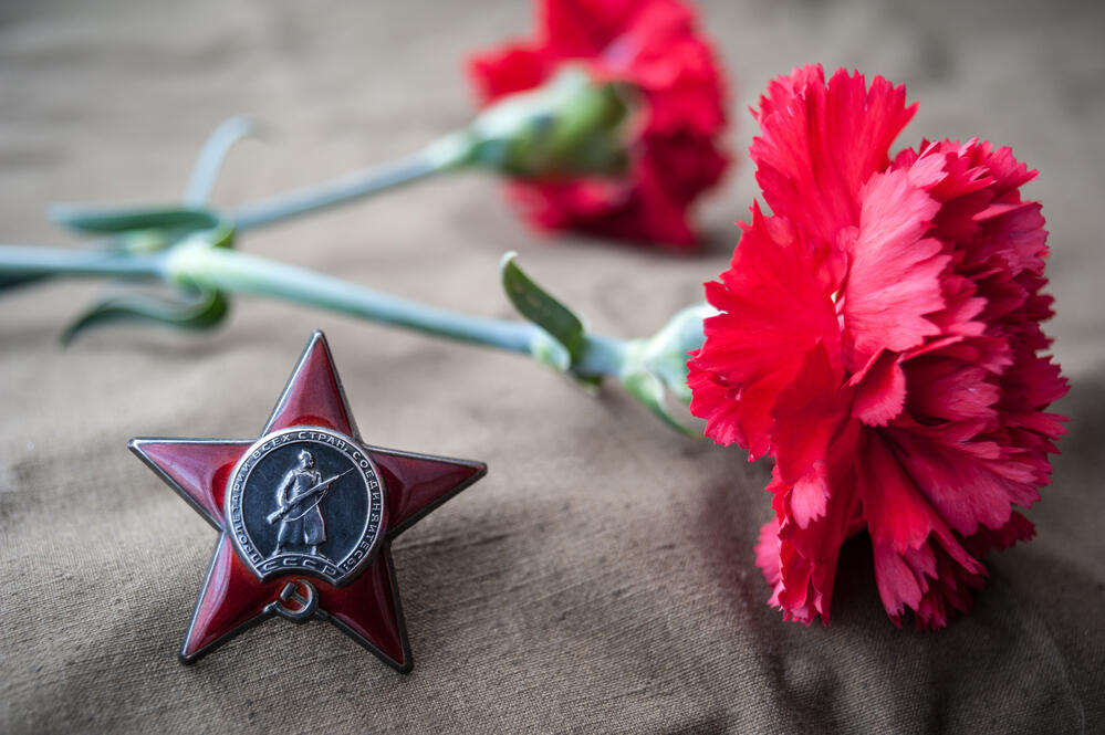 Токаев поздравил казахстанцев с Днем Победы