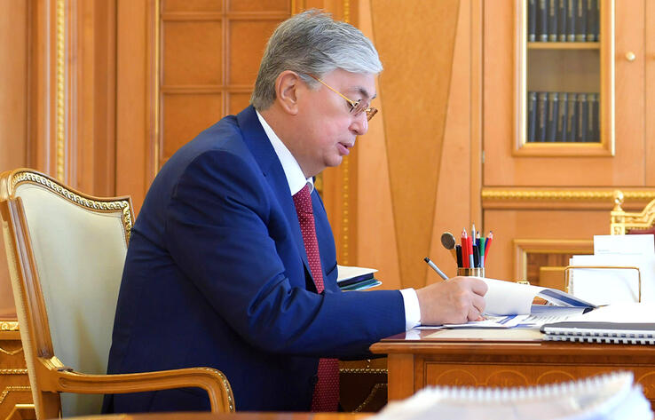 Токаев присвоил почетное звание ряду деятелей культуры 