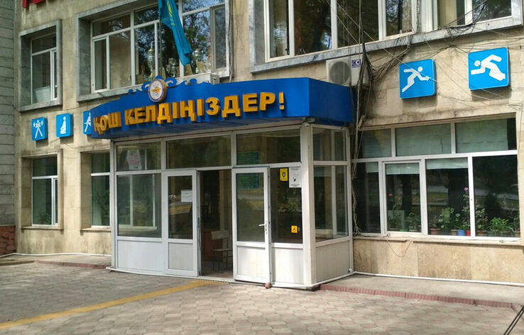 Родители студентов протестуют против реорганизации колледжа спорта в Алматы