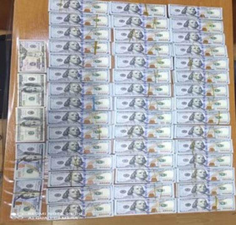 В Жамбылской области предотвратили вывоз свыше 500 000 долларов. Фото: пресс-служба КНБ РК