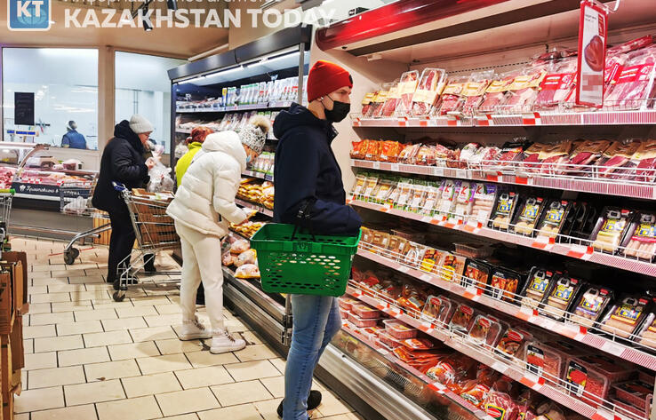 Депутат: 40% казахстанцев большую часть бюджета тратят на продукты