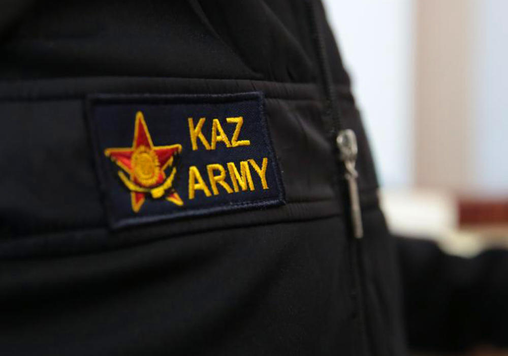Балқаш гарнизонындағы офицердің оқпен жаралануы: әріптесі ұсталды