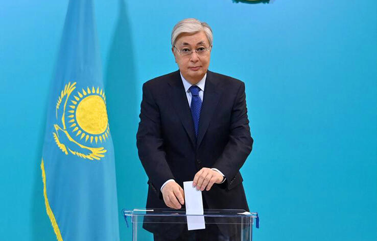 Токаев проголосовал на республиканском референдуме 