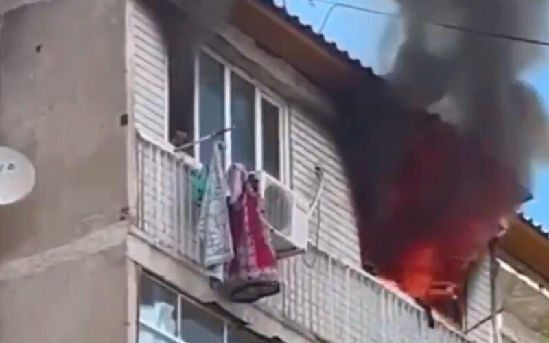 В Кентау восьмилетний мальчик погиб, выпрыгнув из окна пятого этажа