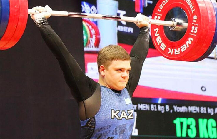 Казахстанский штангист стал чемпионом Азии среди юношей 