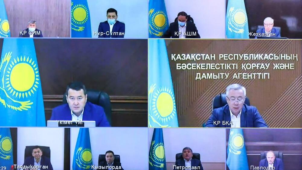 Премьер-министр поручил выработать новые подходы по сдерживанию цен на продукты