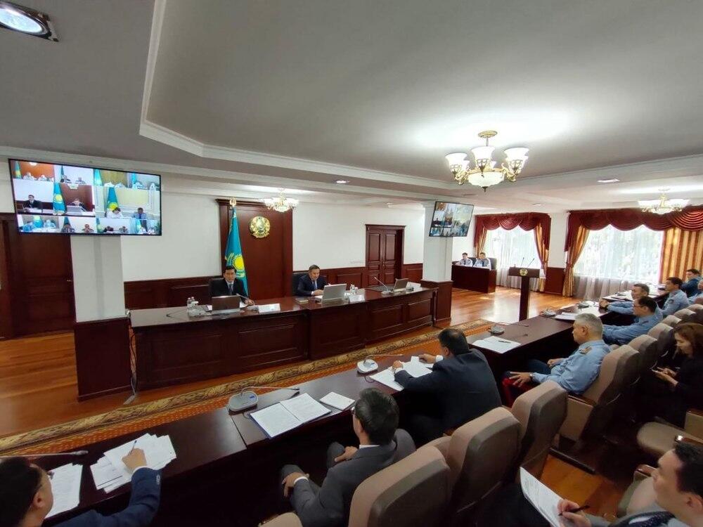 Вопросы безопасности детей в школах обсудили главы МВД и Минпросвещения. Фото: МВД РК