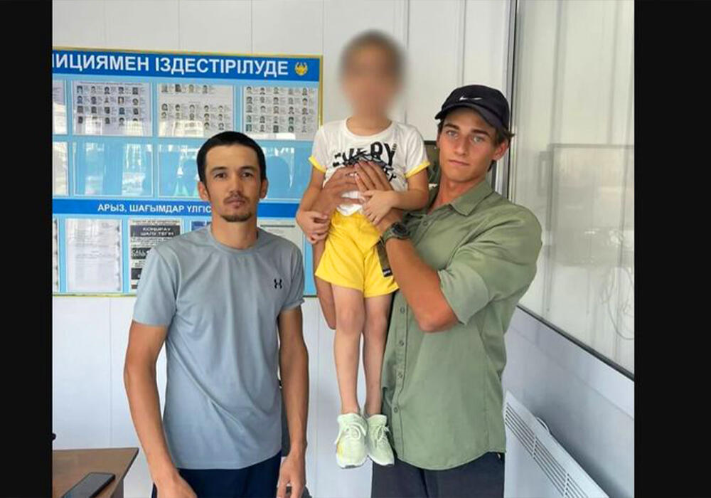 В Атырау подросток спас упавшего в реку ребенка