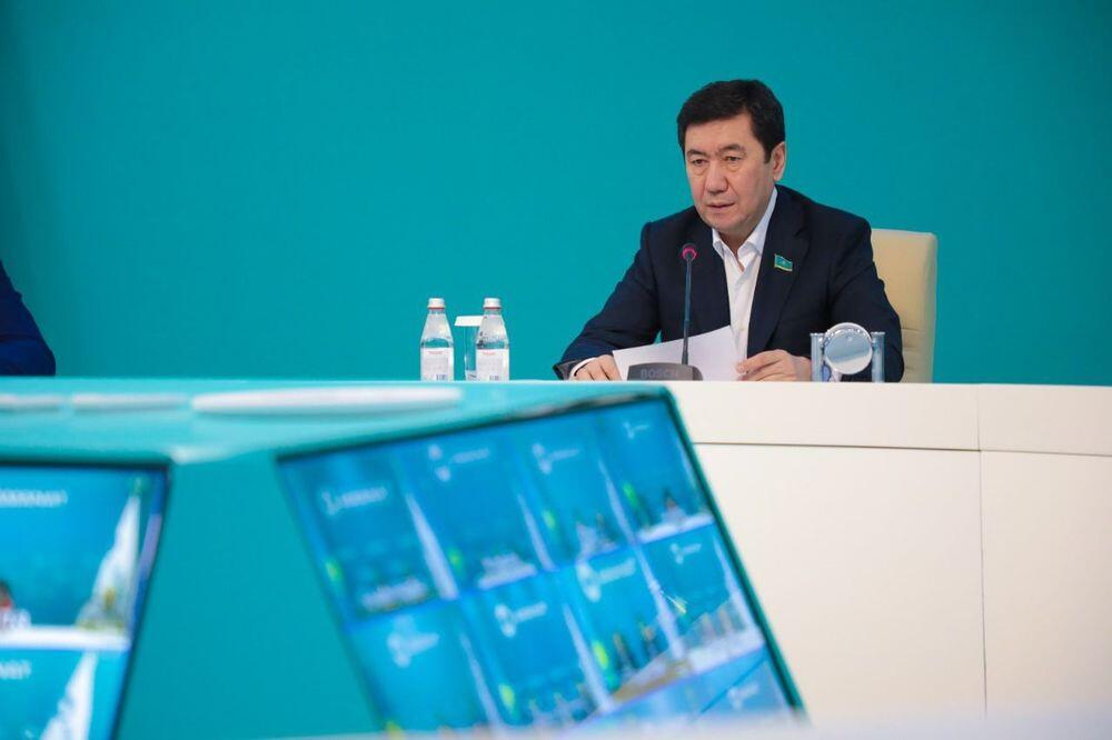 Партия AMANAT обеспечит общественный контроль хода реализации Послания. Фото: AMANAT