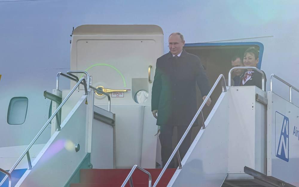 Владимир Путин прибыл в Астану 