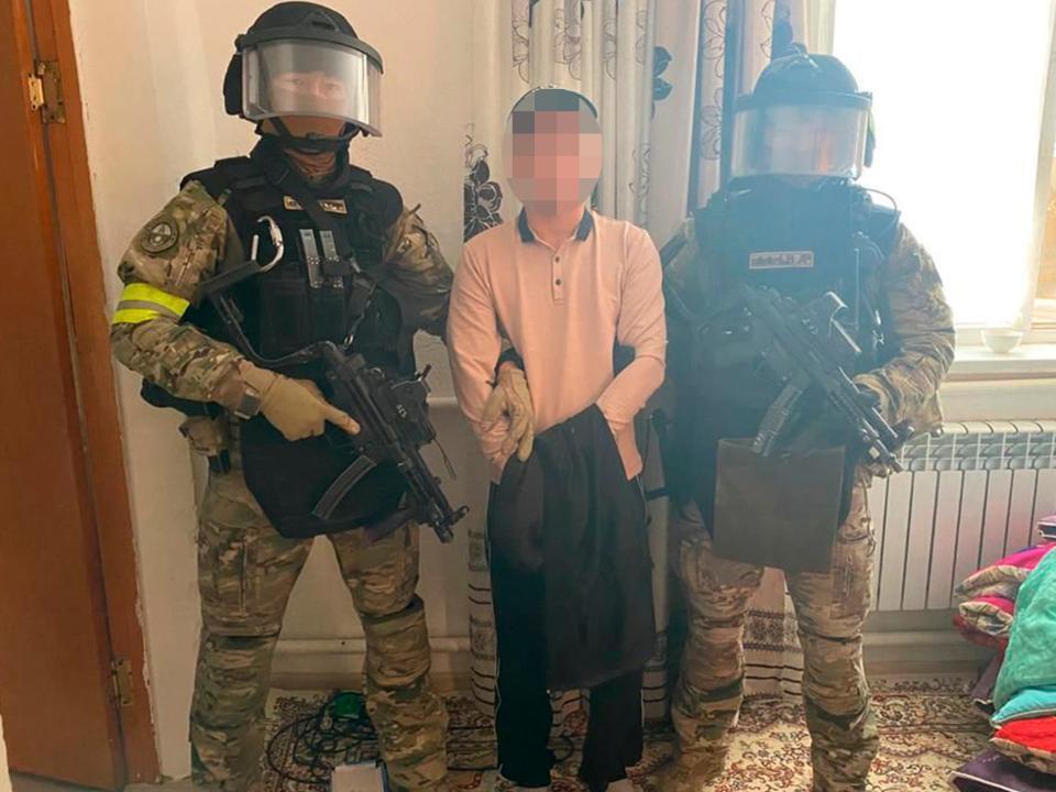 Задержаны лидер и пятеро участников ОПГ "Бейнеуские" . Фото: КНБ РК