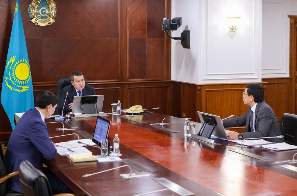 В Казахстане планируют запустить услугу постановки в очередь в детсады через приложения банков. Фото: primeminister.kz