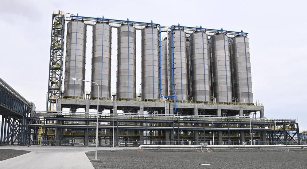 Токаев запустил газохимический комплекс в Атырауской области