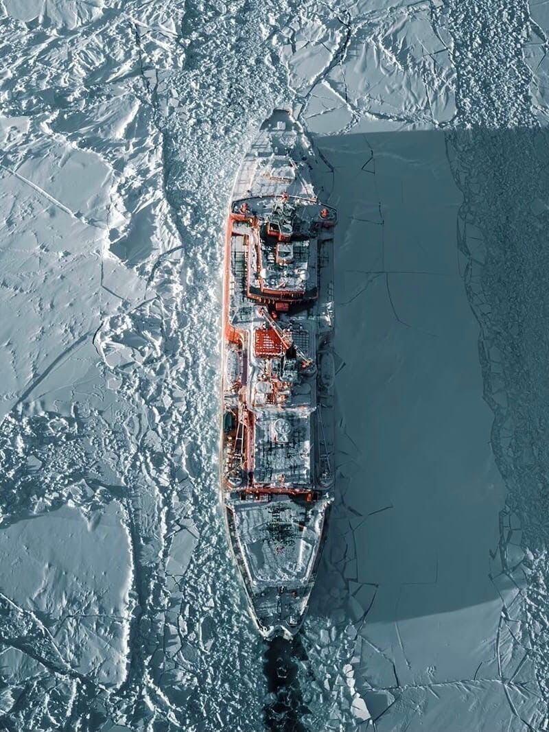 Nuclear Icebreaker Plows The Arctic Ocean. Images | telegram/Nation Geographic
