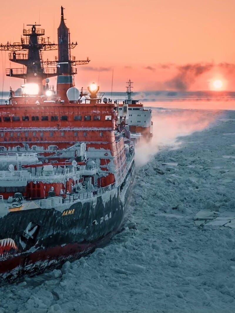 Nuclear Icebreaker Plows The Arctic Ocean. Images | telegram/Nation Geographic