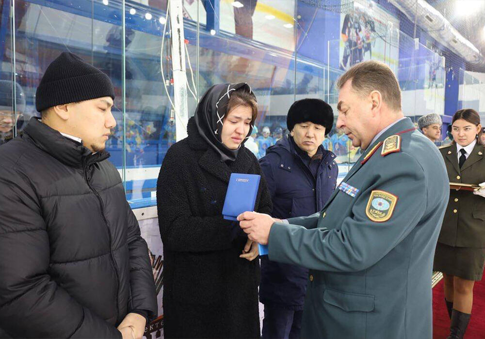 Состоялось открытие турнира по хоккею с шайбой на Кубок министра по ЧС РК  . Фото: МЧС РК