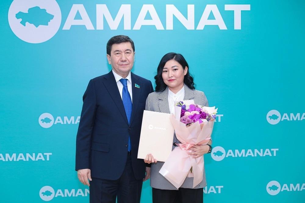 Жыл басынан бері 29 мыңнан астам адам AMANAT партиясының қатарына қосылды. Сурет: AMANAT