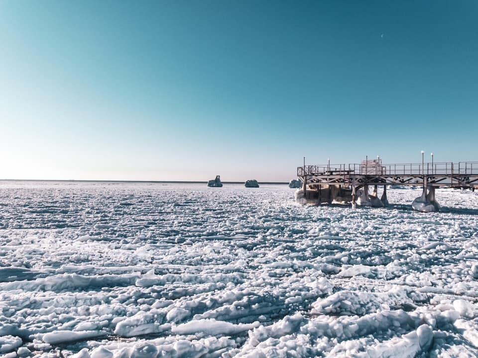 Завораживающая красота замерзшего Каспия