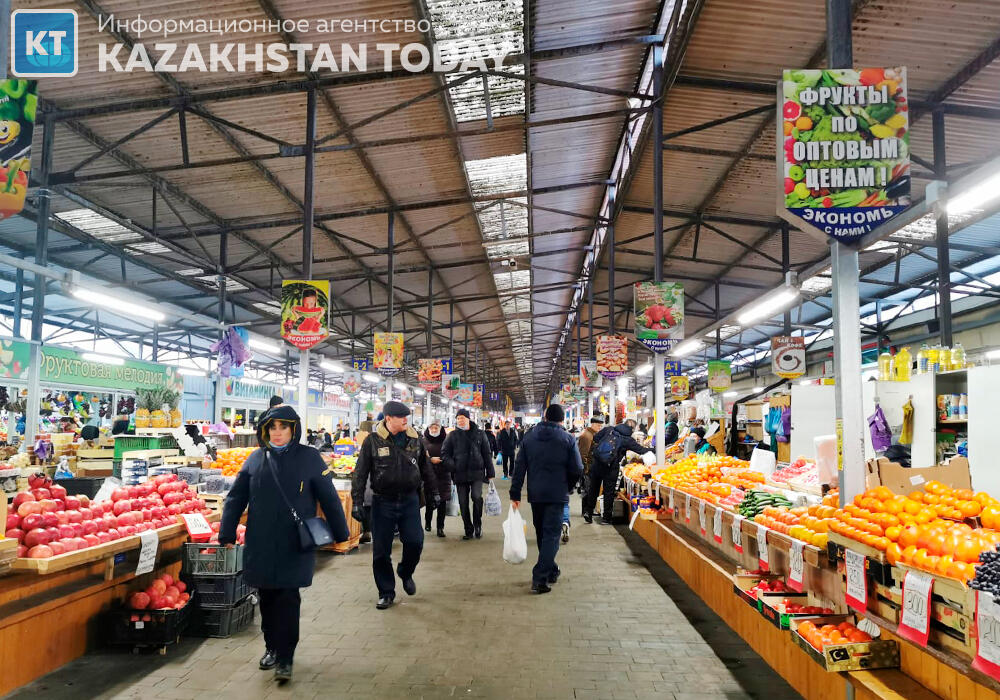 На двух рынках Алматы завышали цены на продукты