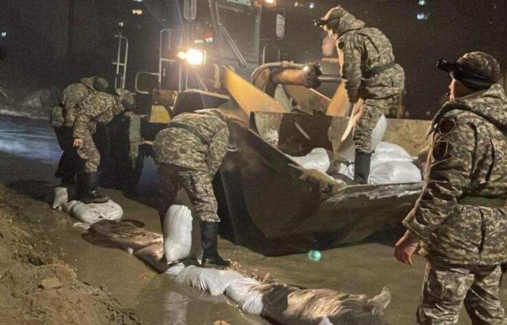 В Семее частный сектор затопило канализационными стоками 