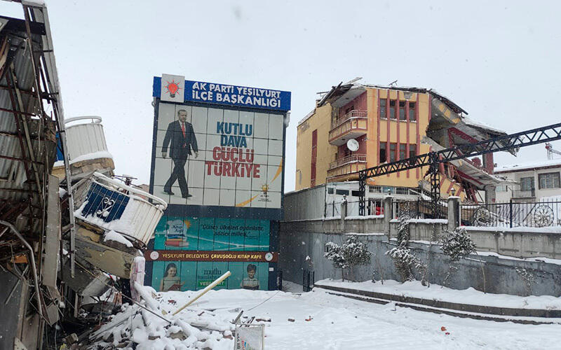 Түркия мен Сирияда ең күшті жер сілкіністерінің бірі болды. Сурет: twitter/@Esmeral42507697