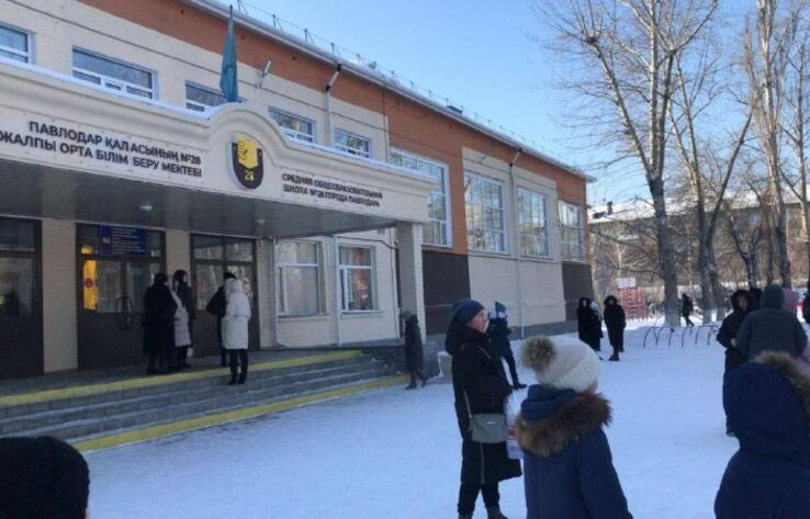 Более 2 тысяч человек эвакуировали из двух павлодарских школ 