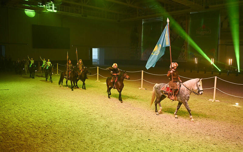 Nomad Stunts тобының өнері. Сурет: telegram / aqorda_resmi