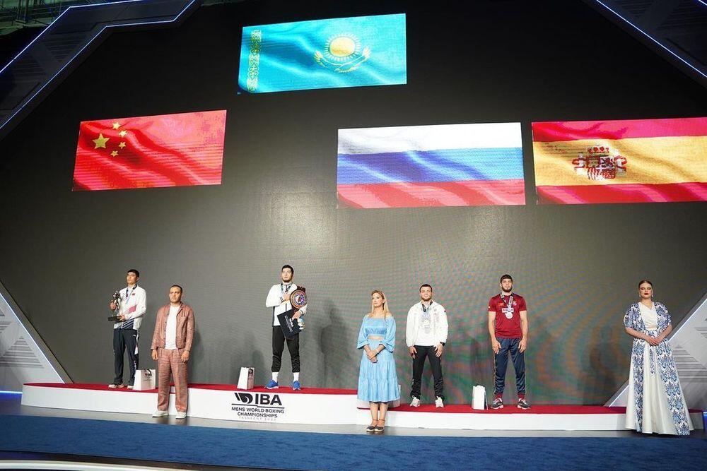 Tokayev received winners of World Boxing Championship. Images | instagram/boxingkazakhstan