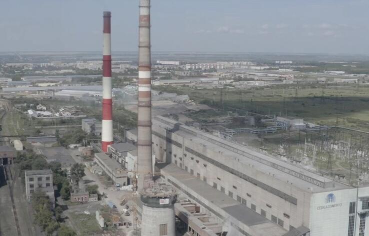 В Петропавловске на ТЭЦ-2 накренилась строящаяся труба