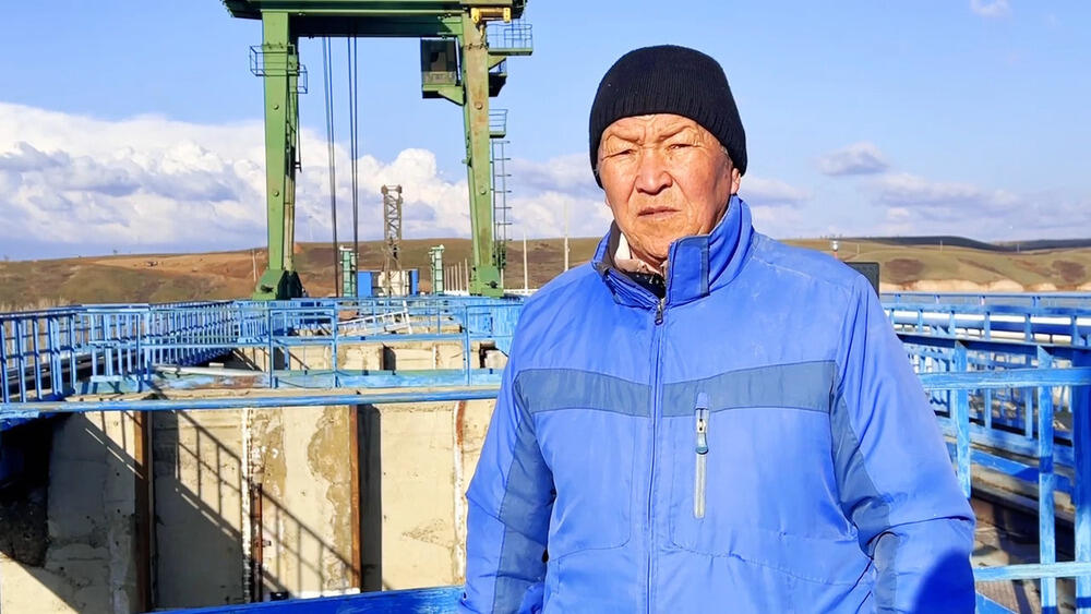 Пенсионер-крановщик спас Актобе от потопа