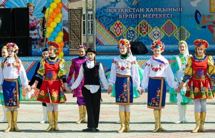 Токаев поздравил казахстанцев с Днем единства народа