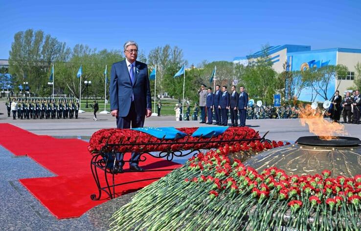 Токаев почтил минутой молчания память погибших в годы Великой Отечественной войны