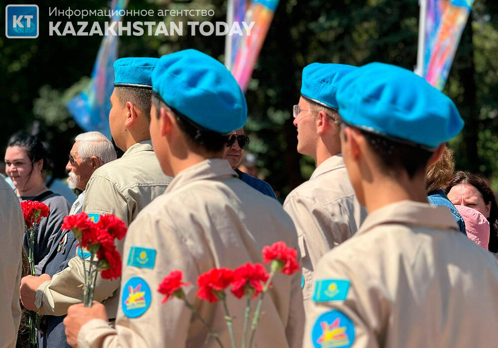 Алмаатинцы отмечают День Победы


