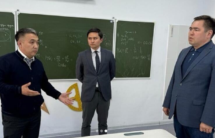 В Павлодаре школьник ранил ножом учителя и одноклассника: аким созвал совещание