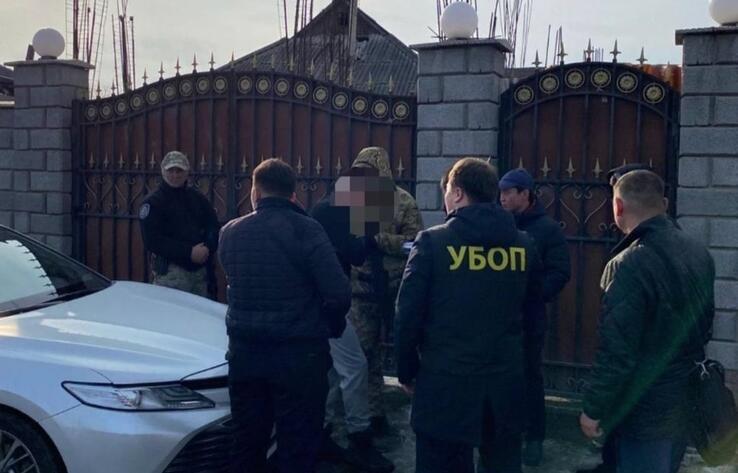 В Уштобе полицейские задержали блогера за вымогательство 